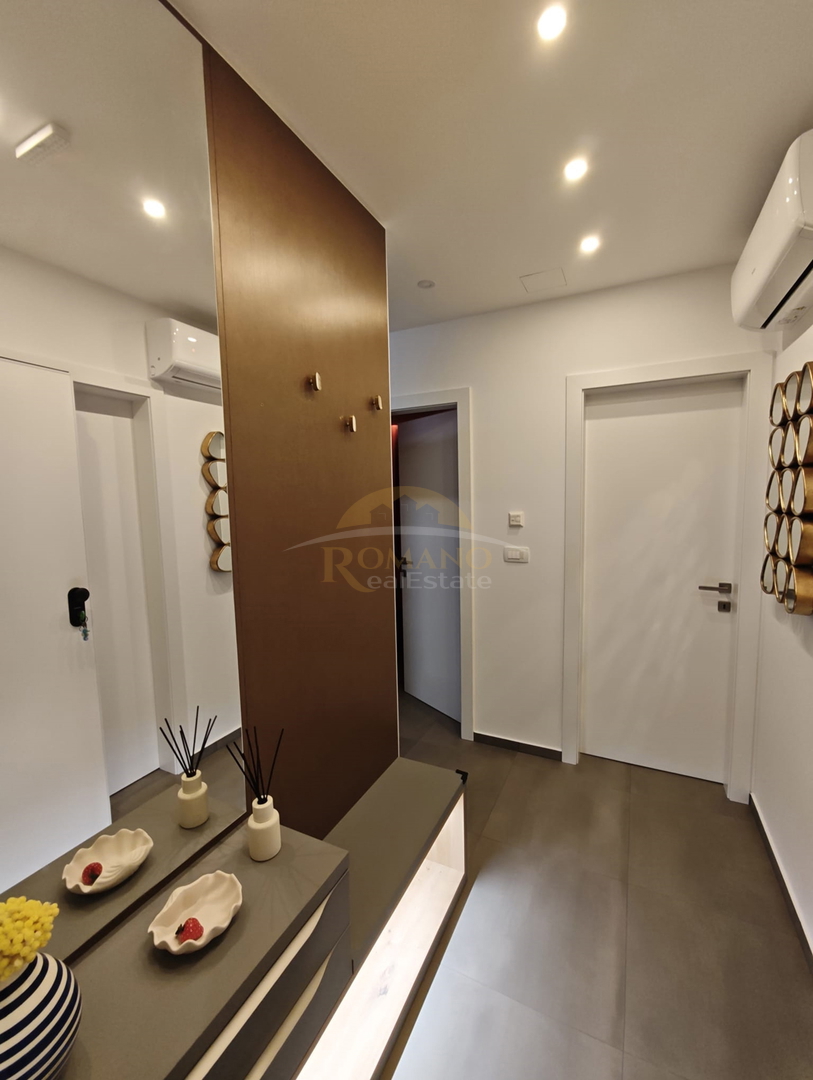 Attico di lusso a Okrug Gornji/Čiovo con terrazza sul tetto